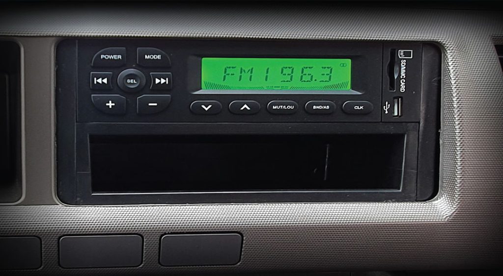 placer-x-a4-window-van-usb-mp3-player-radio Placer-X A4 window van USB MP3 player and radio system - CAM by HS Century